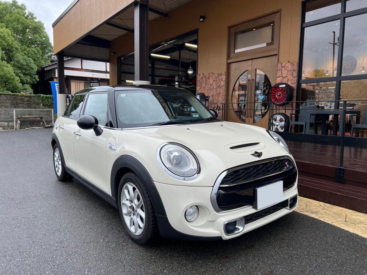 山口市にお住いのN様にBMW MINI ５ドア CooperSをご納車いたしました