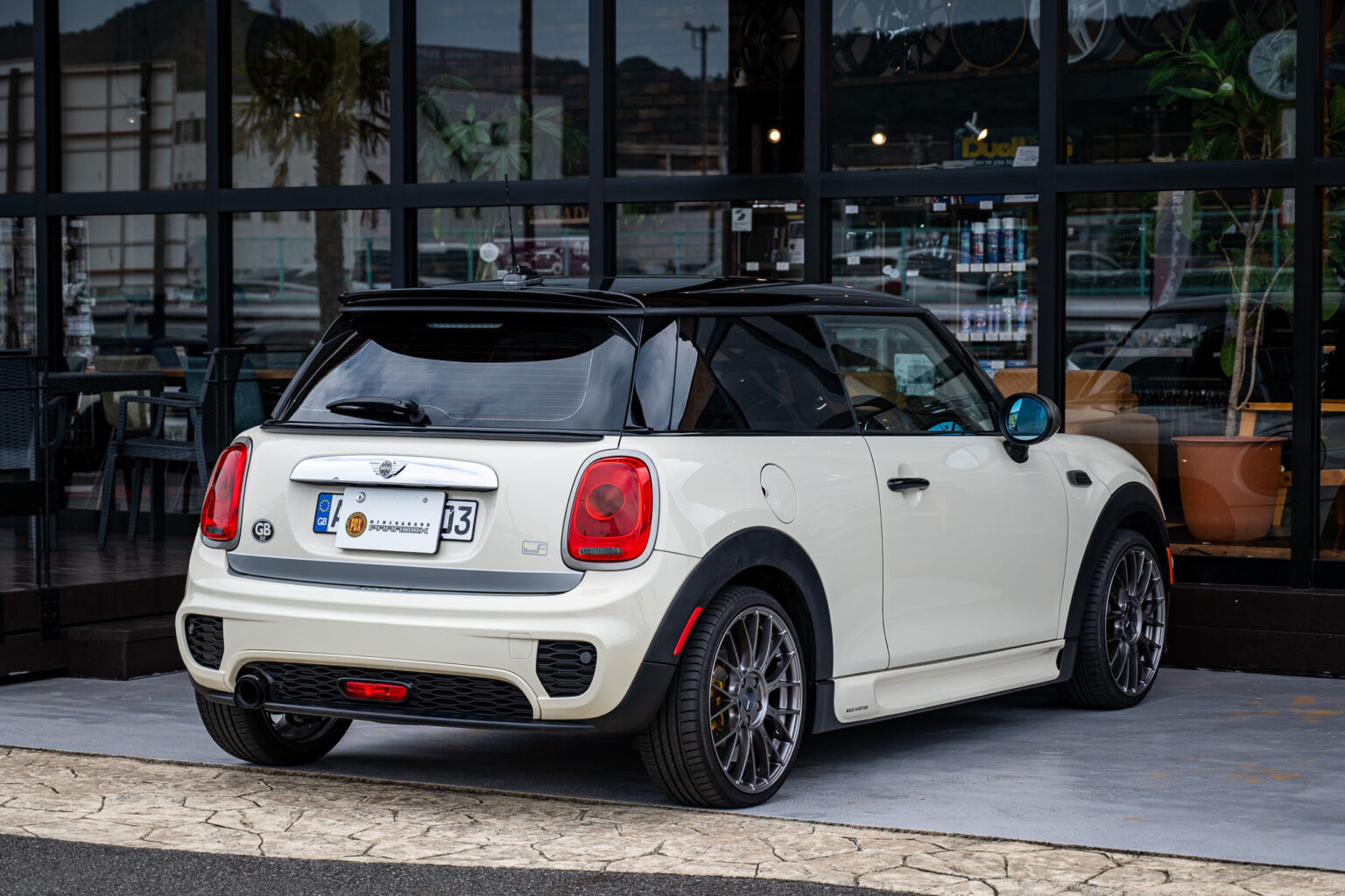 MINI COOPER】F56 ペッパーホワイト | MINI GARAGE PARADOX